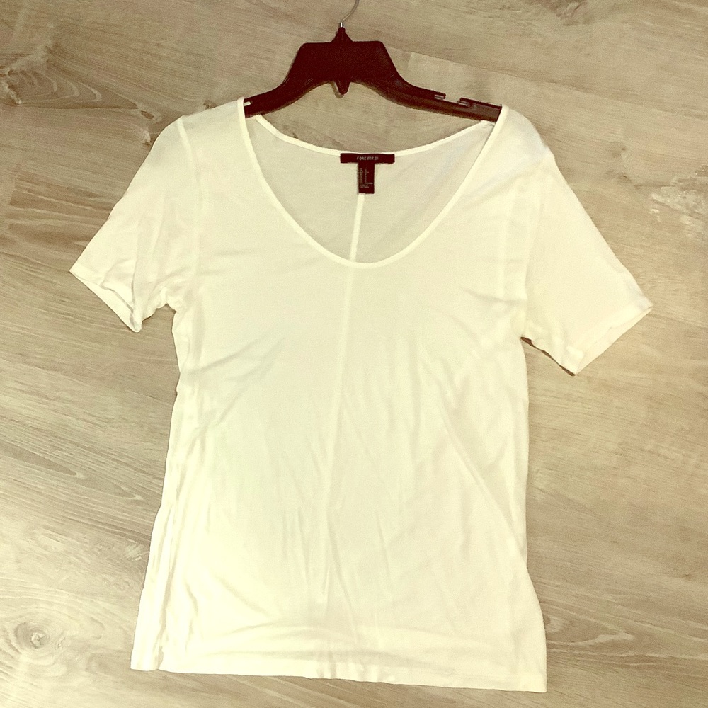 Low neck comfy tee